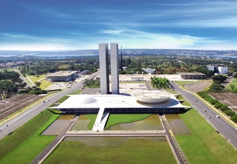 ADVB repudia atitudes antidemocráticas